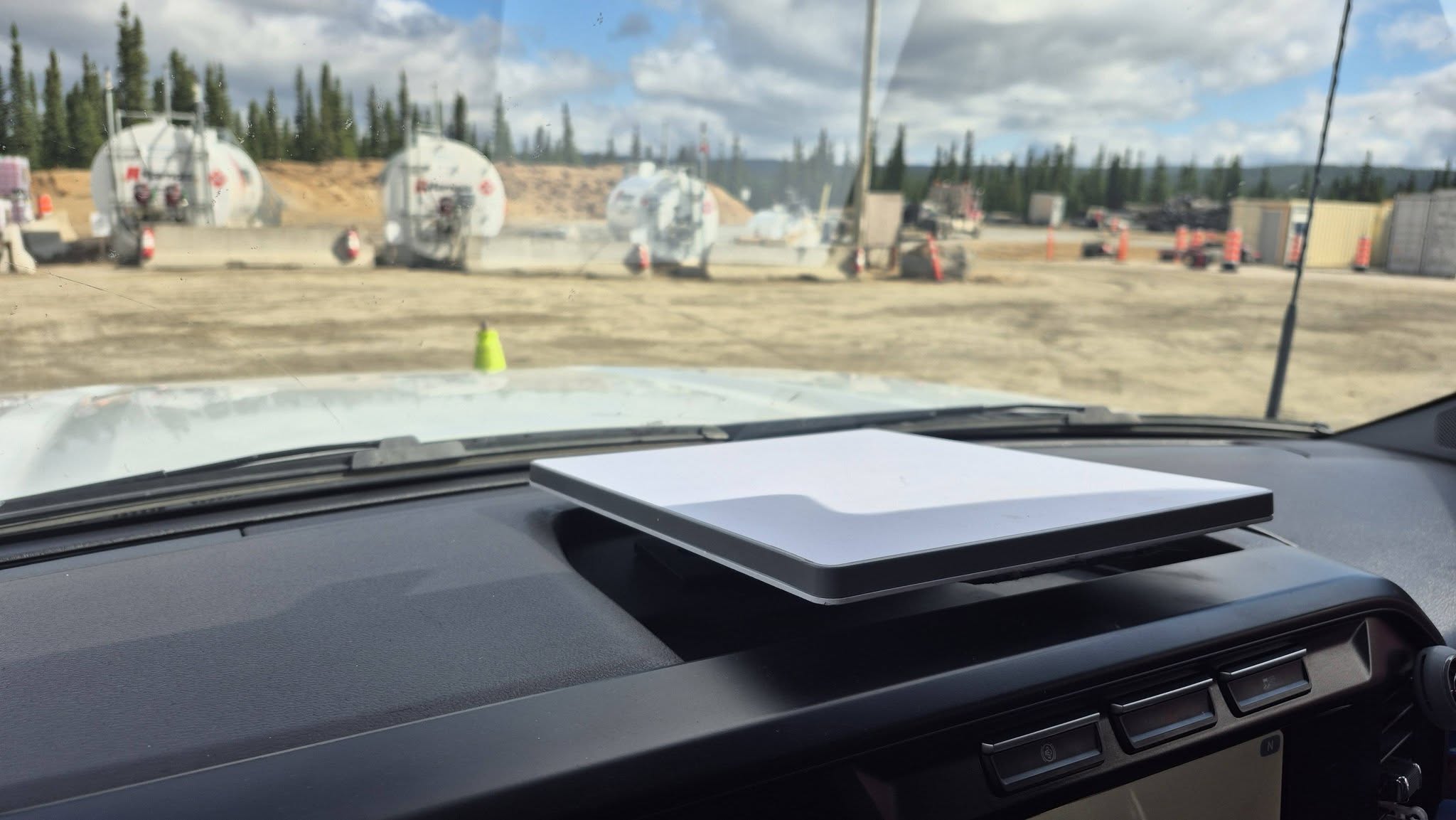 Starlink Mini Dashboard Mount — 2023–2026 Ford F-Super Duty XL trim