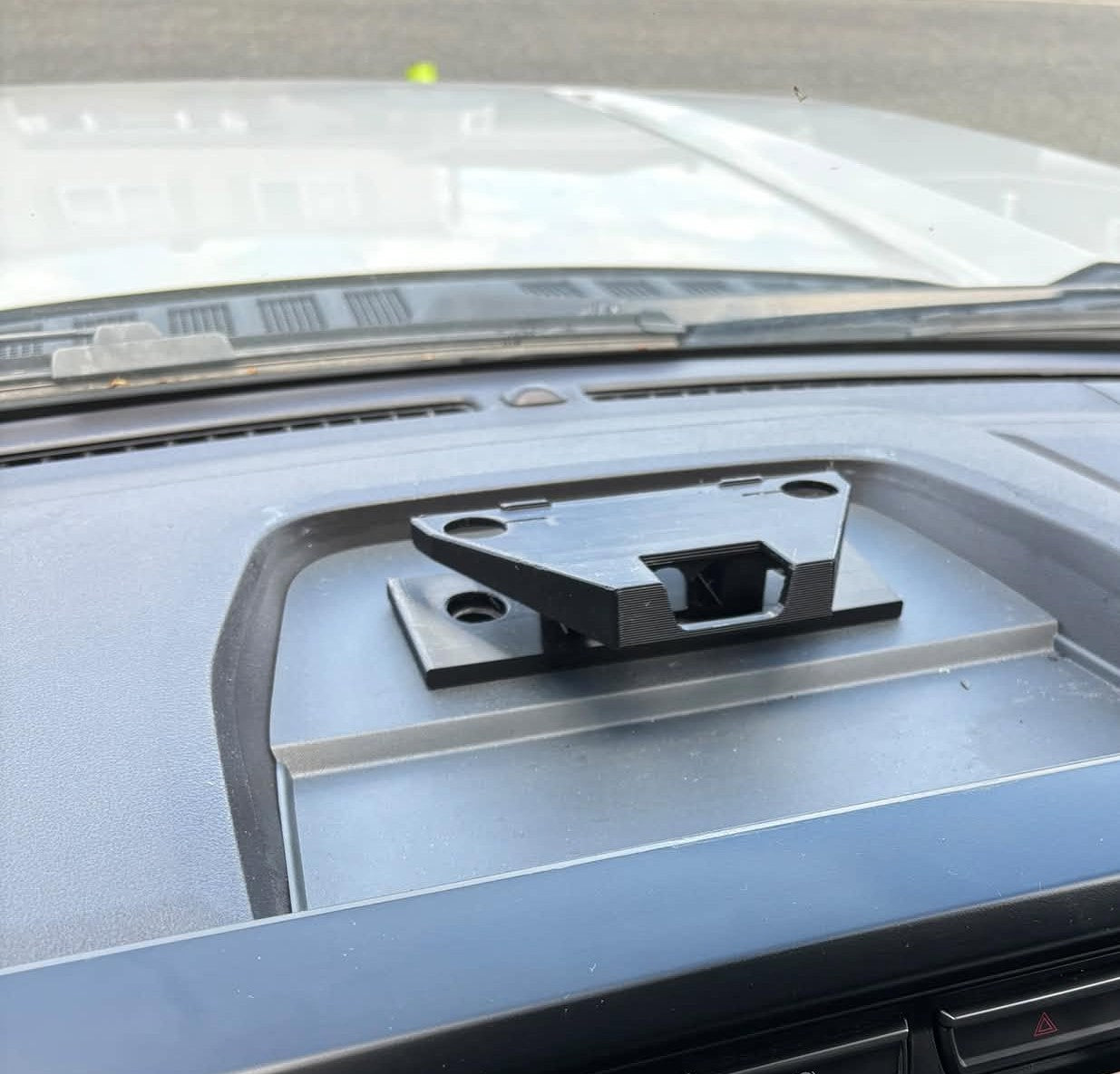 Starlink Mini Dashboard Mount — 2023–2026 Ford F-Super Duty XL trim